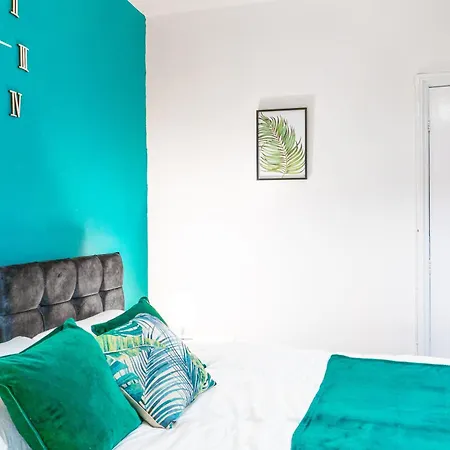 Spacious House - City Centre - Perfect For Contractors & Families - 3 Bed House - Pool Table & Parking! Reading Exterior photo